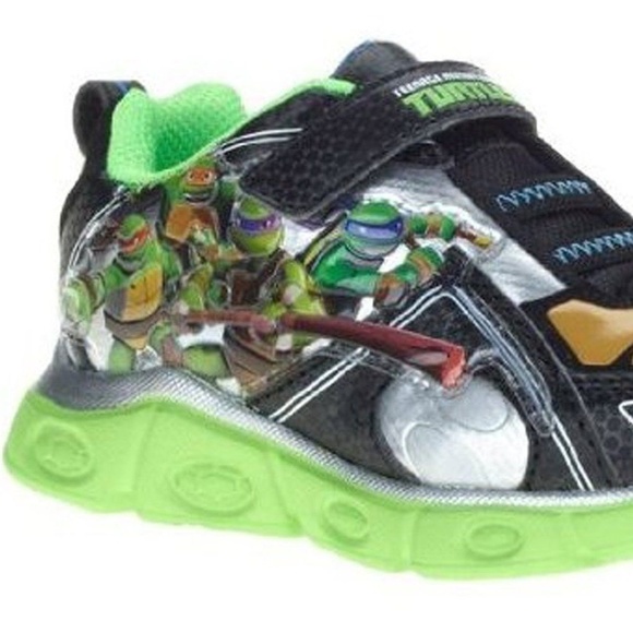 boys size 7 tennis shoes